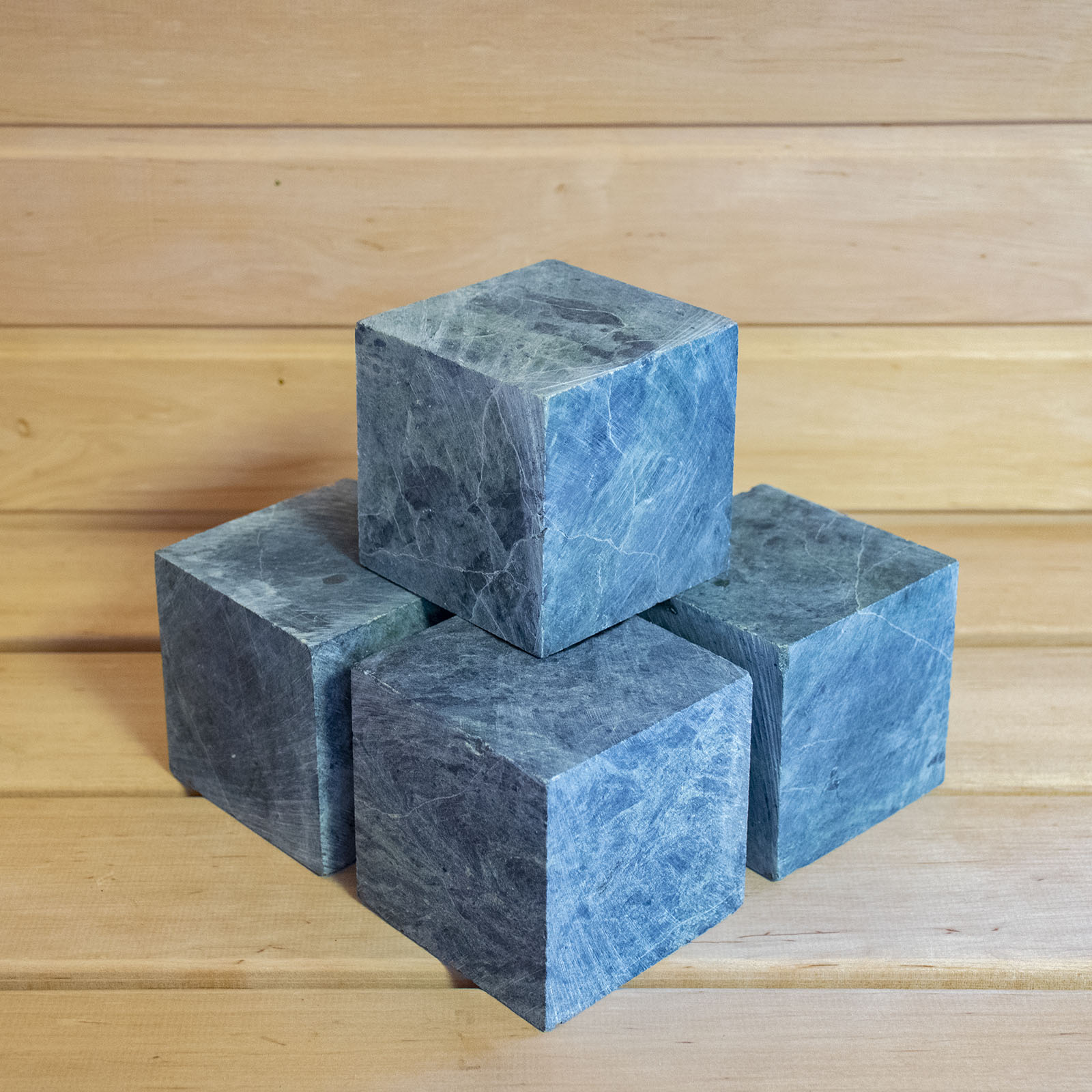 Камень Нефрит Кубики 90х90 мм. ведро 20 кг.